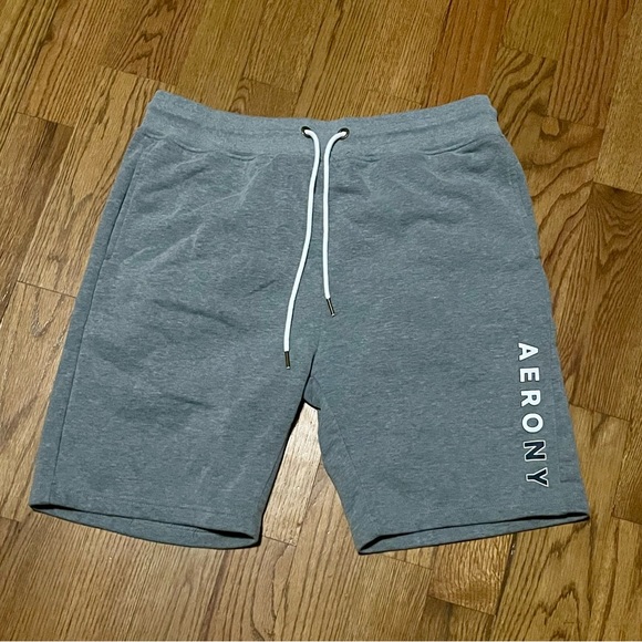 Like new Aeropostale  Aero NY Gray w/ drawstring Fleece Shorts men's sz Large - Picture 3 of 10
